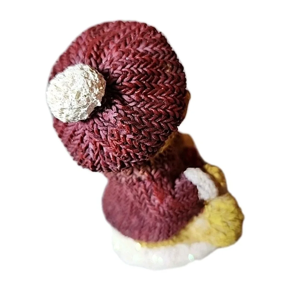 K's Collection Christmas Teddy‎ Bear In Sweater with Wrapped Present Resin 4